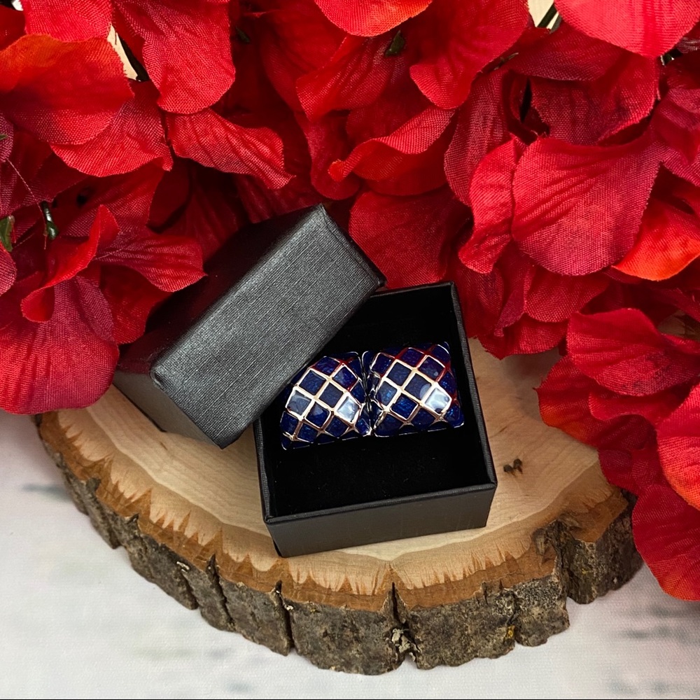 Silver and Blue Glass Crosshatch Moroccan Mosaic Cufflinks - Picture 13 of 16